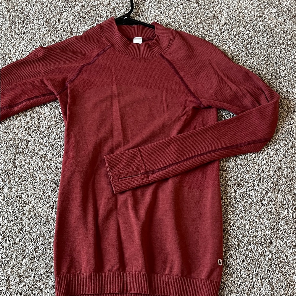 Lulu Lemon Men's Burgundy long sleeve